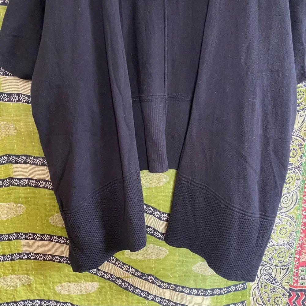 Lululemon Black Key to Warmth Short Sleeved Wrap One Size Fits All